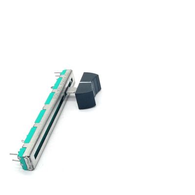 गुणवत्ता  Custom Metal Lever Carbon Film Linear 60mm 10K Linear Slide PotentiometerUsed For Sound Console Earphone And Microphone फैक्टरी
